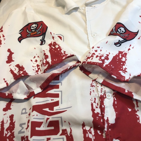 Tampa Bay Buccaneers Men's Beach Shirt Button-Down Shirts Short Sleeve 2XL - Picture 7 of 9